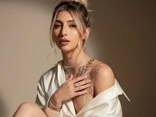 EmilySaenss live cam