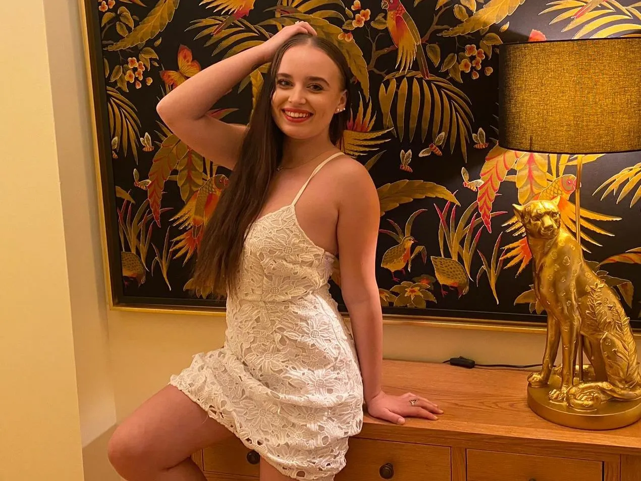 Imagen de perfil de modelo de cámara web de MELLODIYx