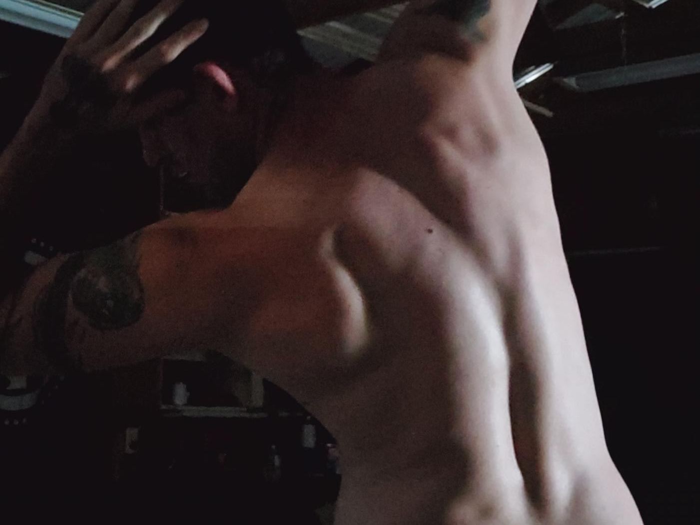 Image de profil du modèle de webcam JohnnyPierced