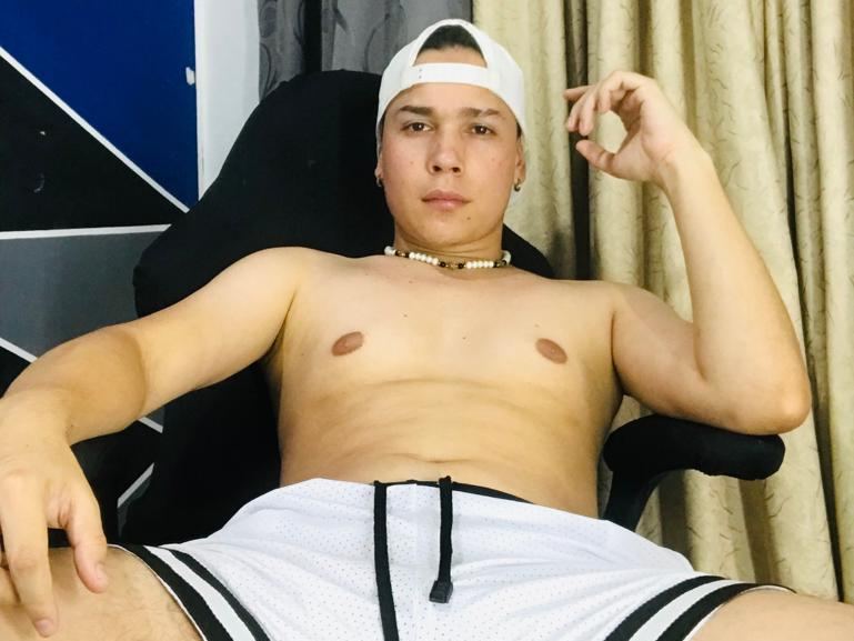 Profilbilde av AroonBakerr webkamera modell