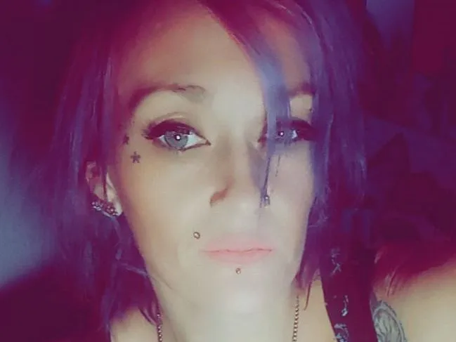 RenegadeVyxxen cam model profile picture