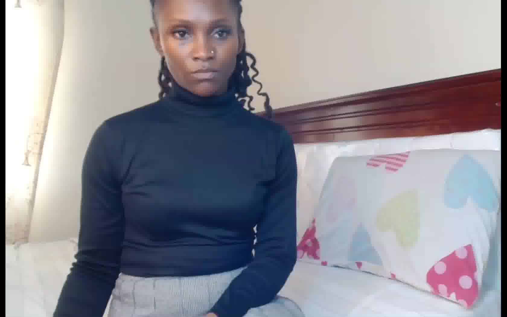 Artist MiaQuinie Video 1