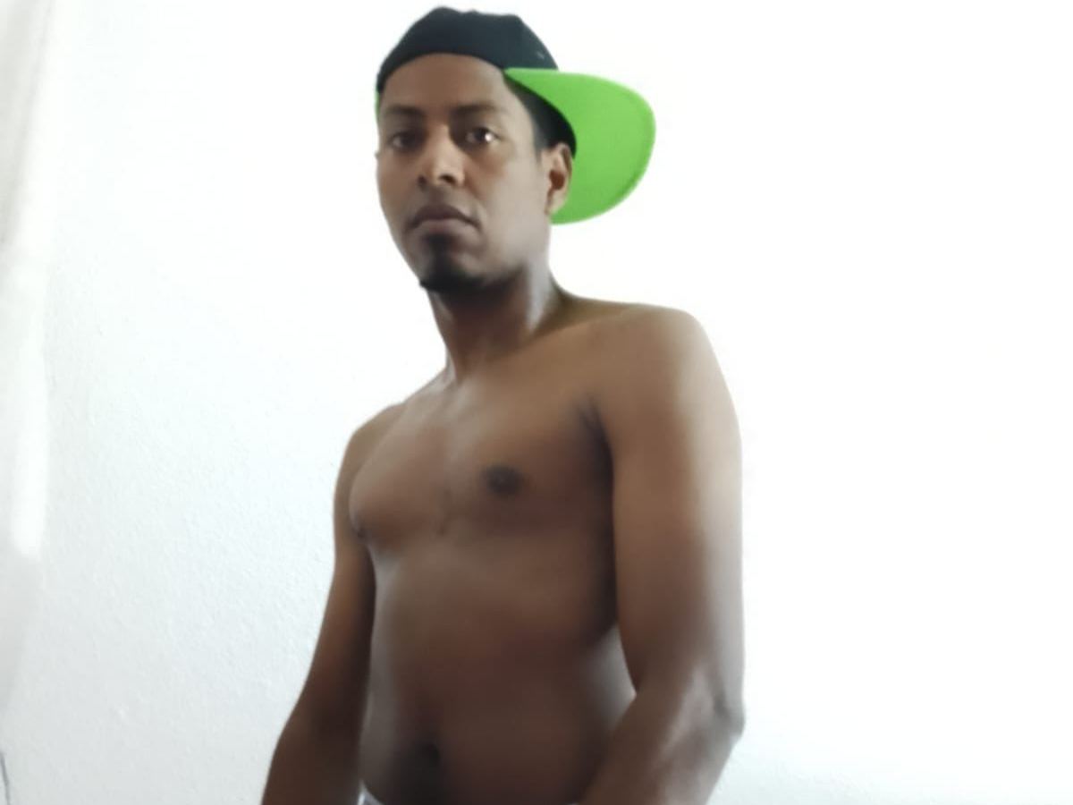 Bigdickhotxxx cam model profile picture 