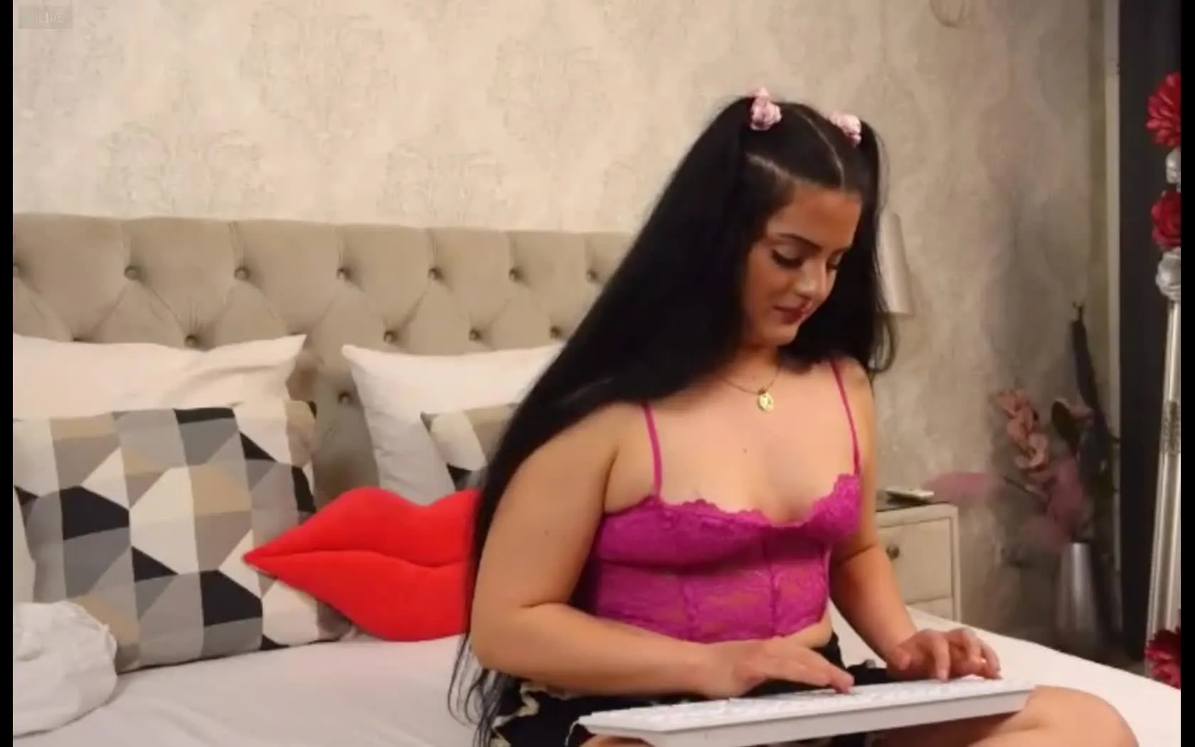 Interprete NoraHeets Video 1