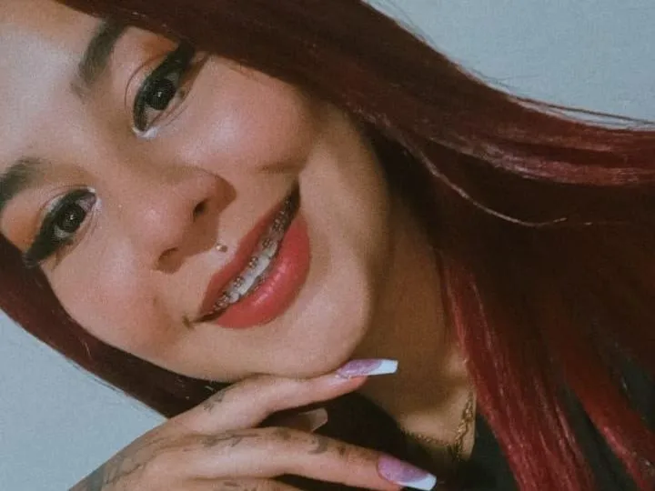 Imagen de perfil de modelo de cámara web de sararyann