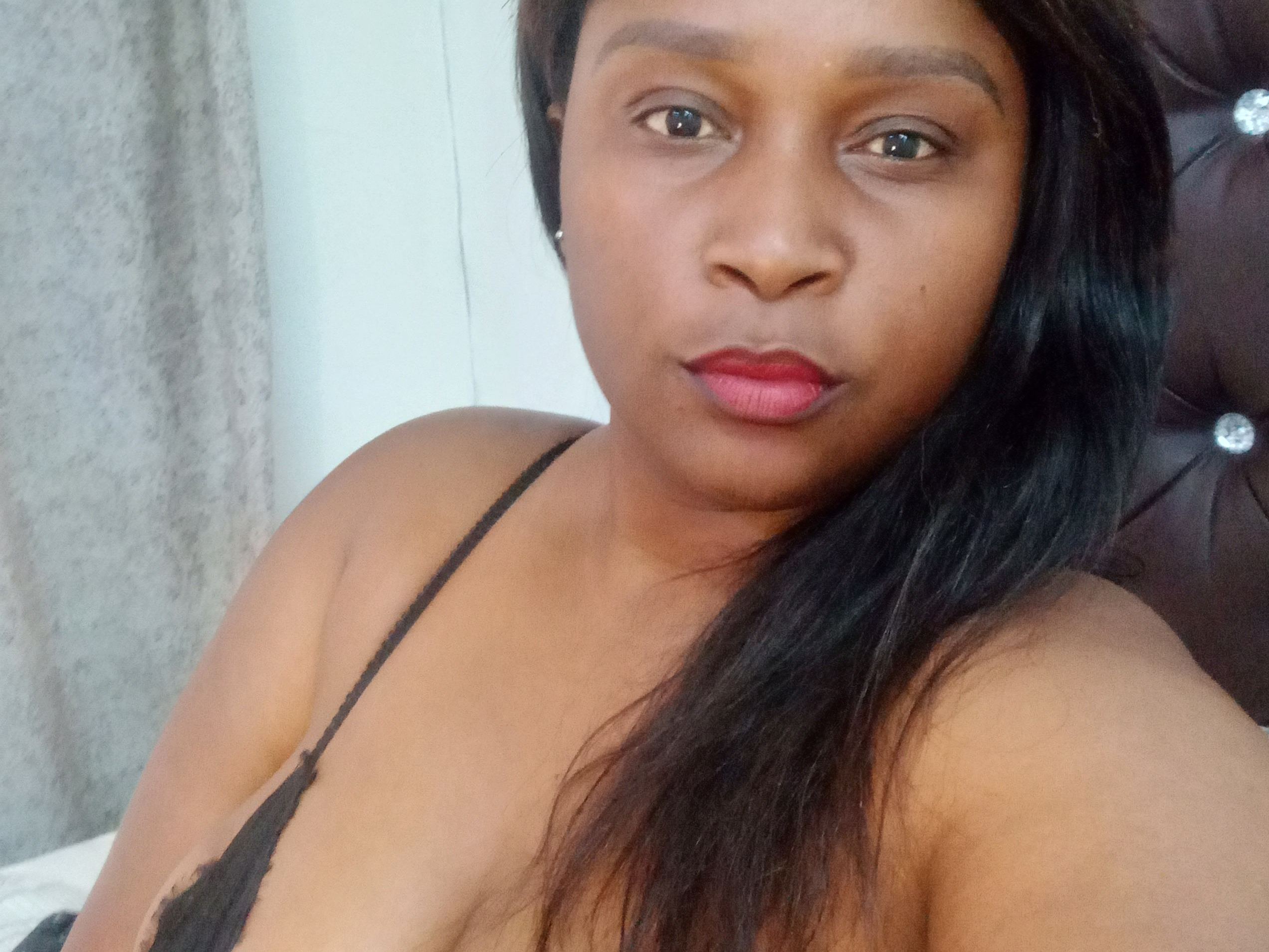 BUSTYKEISHAxxx profilbild på webbkameramodell