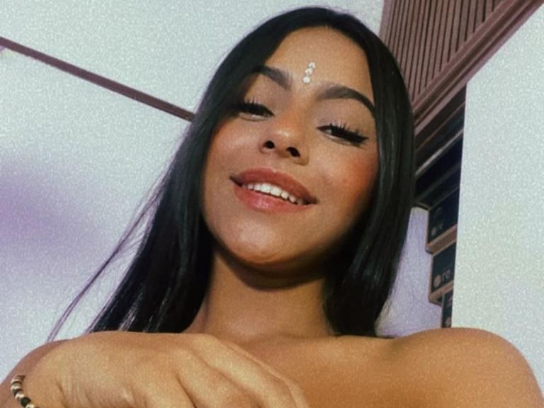 AmeliaRossii profilbild på webbkameramodell