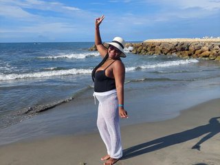 Image de profil du modèle de webcam sweetNahileea18