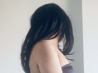MonaNori profilbild på webbkameramodell