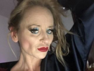 Imagen de perfil de modelo de cámara web de EnglishEllaWilde