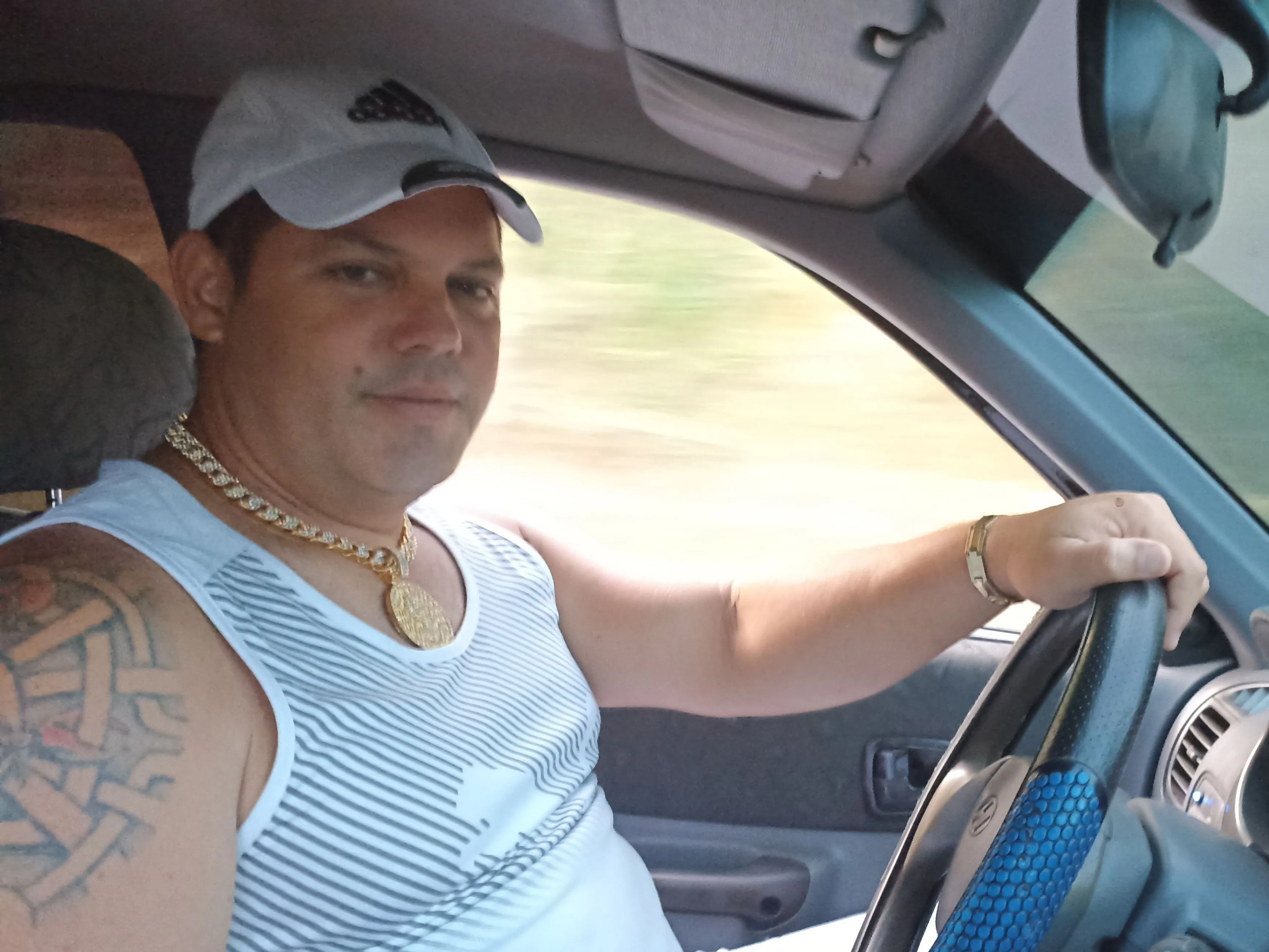 Image de profil du modèle de webcam RonnieWise