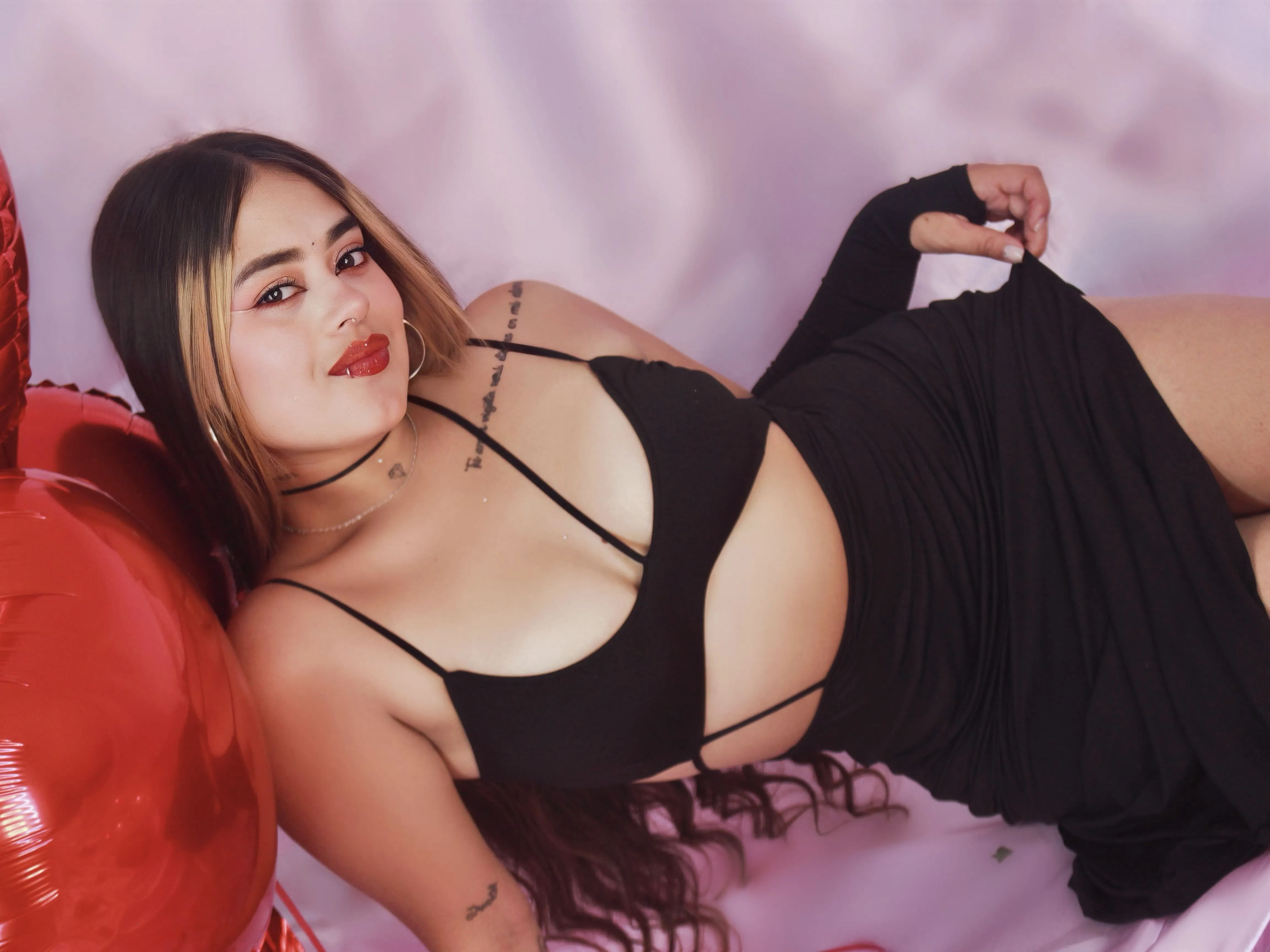 SCAARLETROSSE cam model profile picture