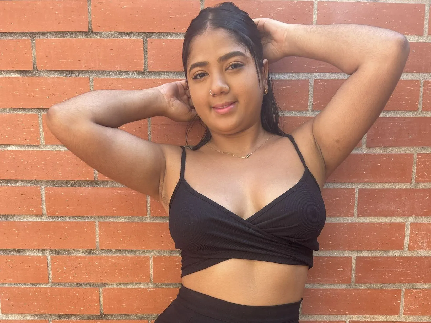 KristyyOlsen profielfoto van cam model