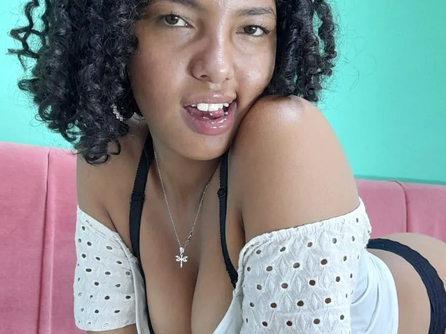 Imagen de perfil de modelo de cámara web de agolycandycm101