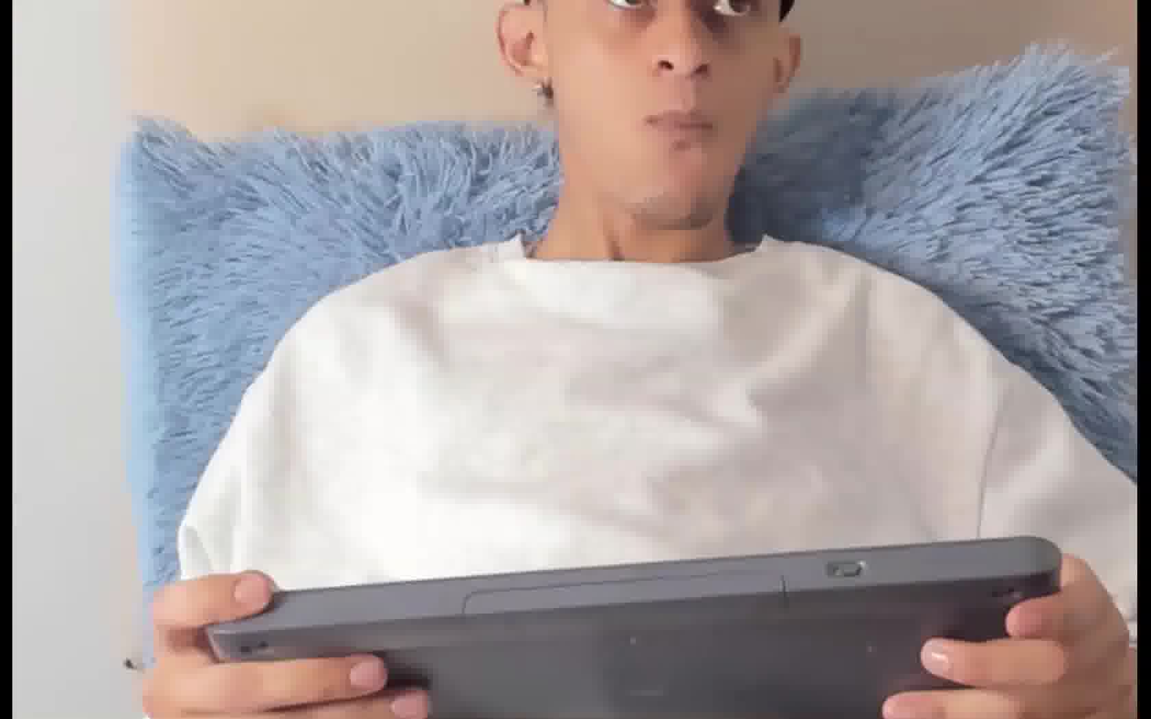 Artist AleOlimpo Video 1