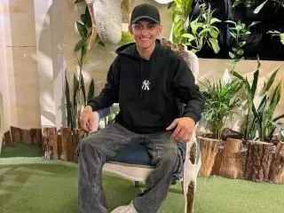 Image de profil du modèle de webcam AleOlimpo