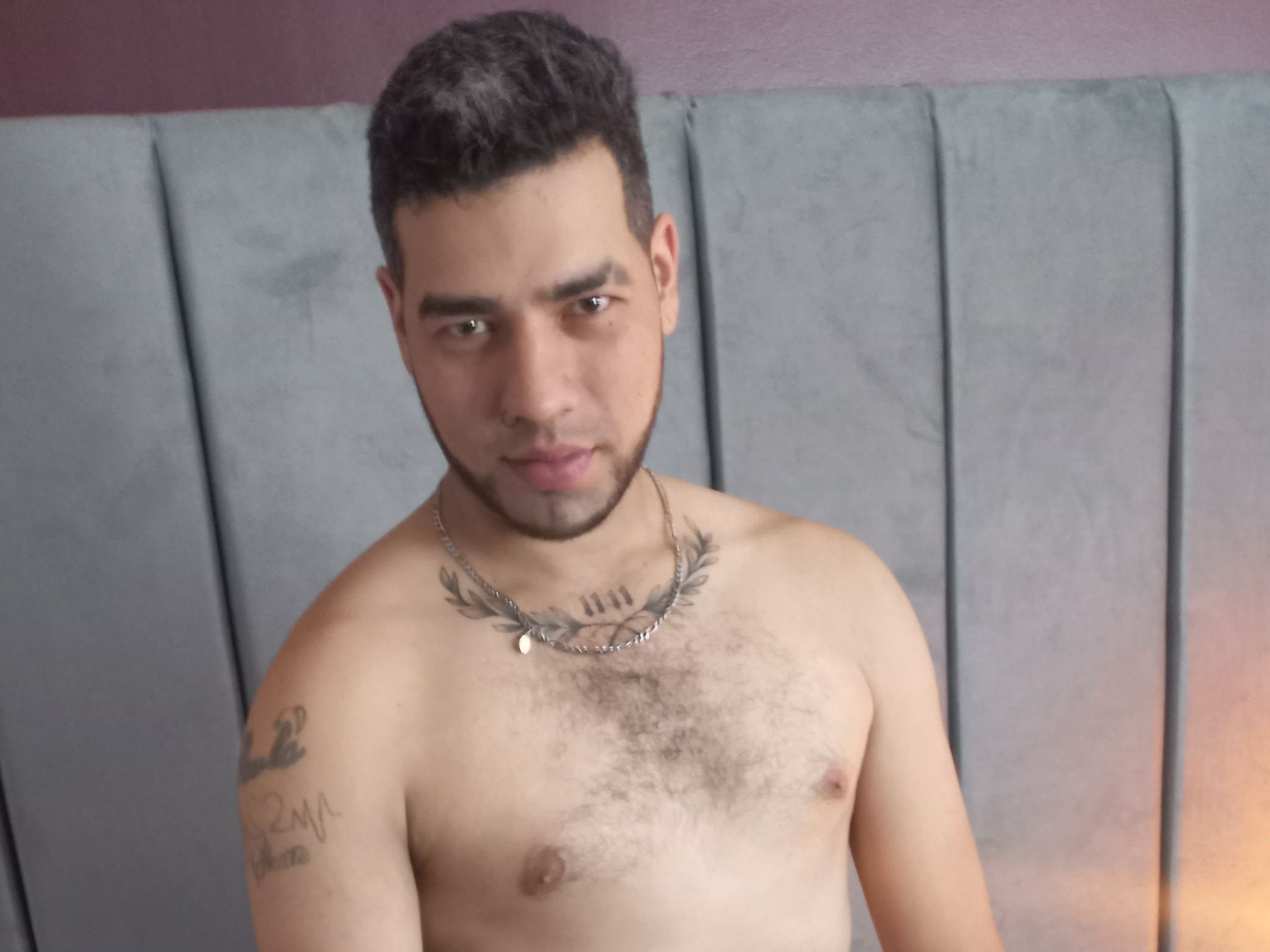 Image de profil du modèle de webcam Feroz69