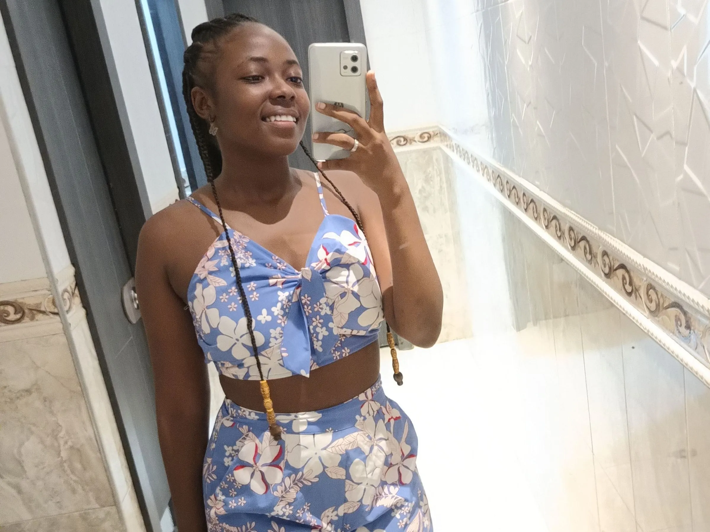 Foto de perfil de modelo de webcam de ChiaraJones