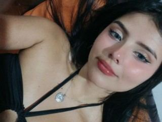 Image de profil du modèle de webcam naomiijonees