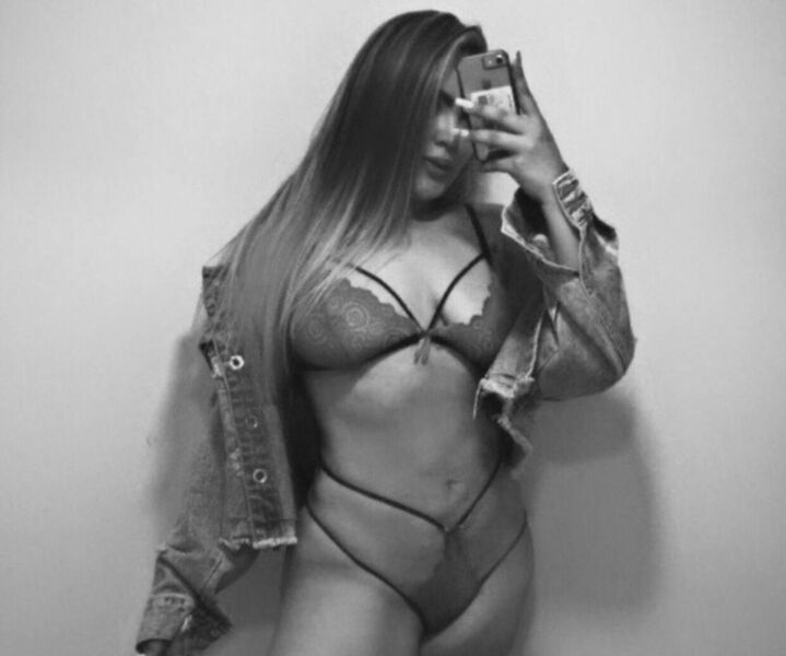 Performer AbigailRogerss Photo 9