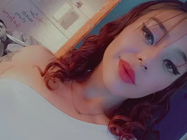 Image de profil du modèle de webcam carolineerazo