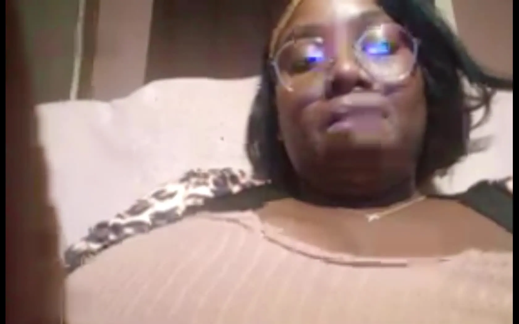 Interprete AjaeiLovely Video 1