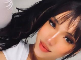 Image de profil du modèle de webcam AdharaCooper