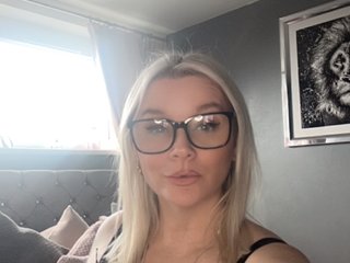 Image de profil du modèle de webcam NaughtyBlondeMilf