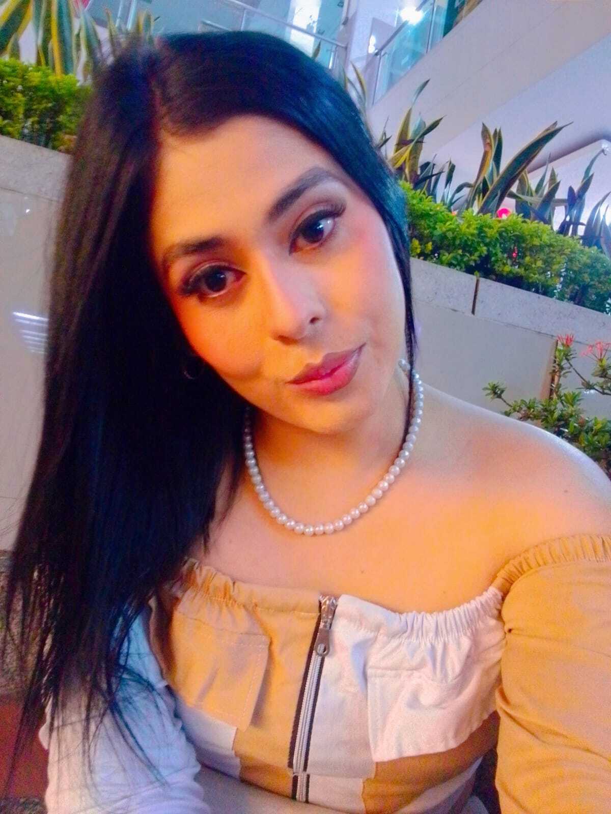 Performer AdaraaCox Photo 8