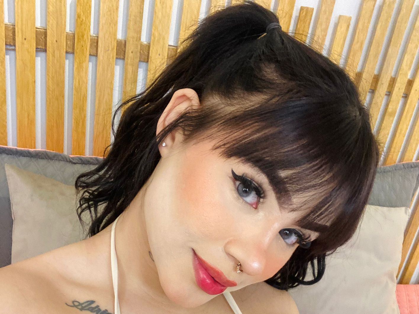 Millyxtiin cam model profile picture