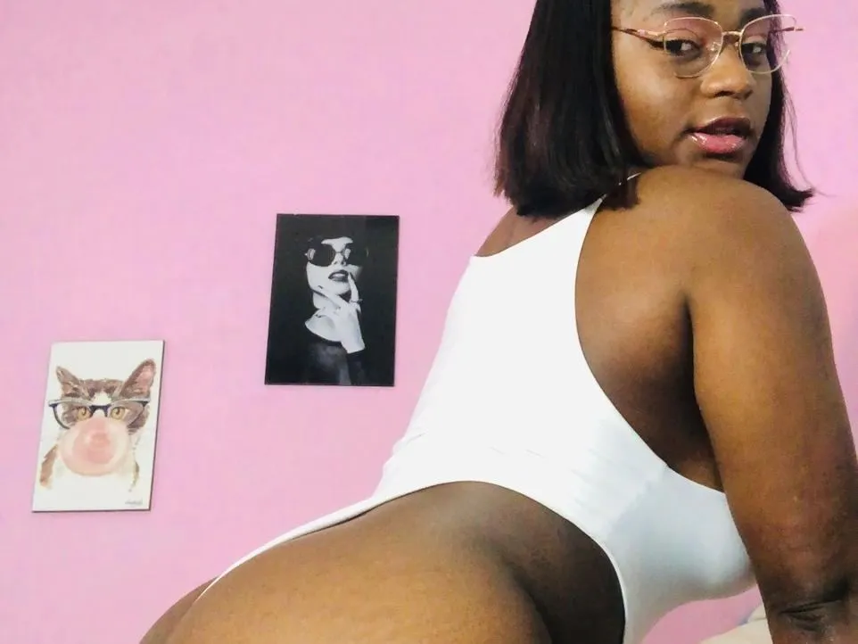 Image de profil du modèle de webcam SairaMancini