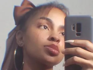 Bellabeltrann profielfoto van cam model