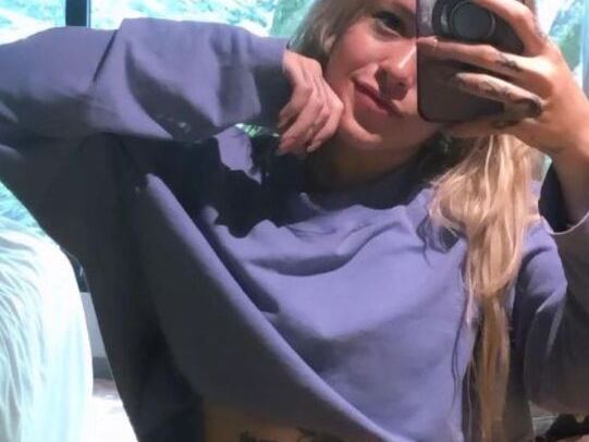violetcollen profilbild på webbkameramodell