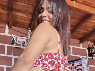 SaraMiilan profielfoto van cam model