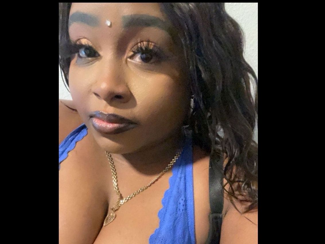 TreasuremiTaylor immagine del profilo del modello di cam