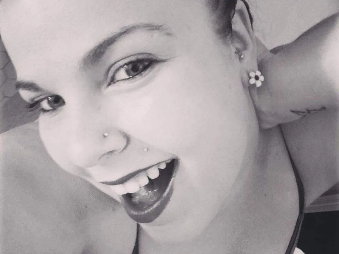 Curvykitty079 immagine del profilo del modello di cam