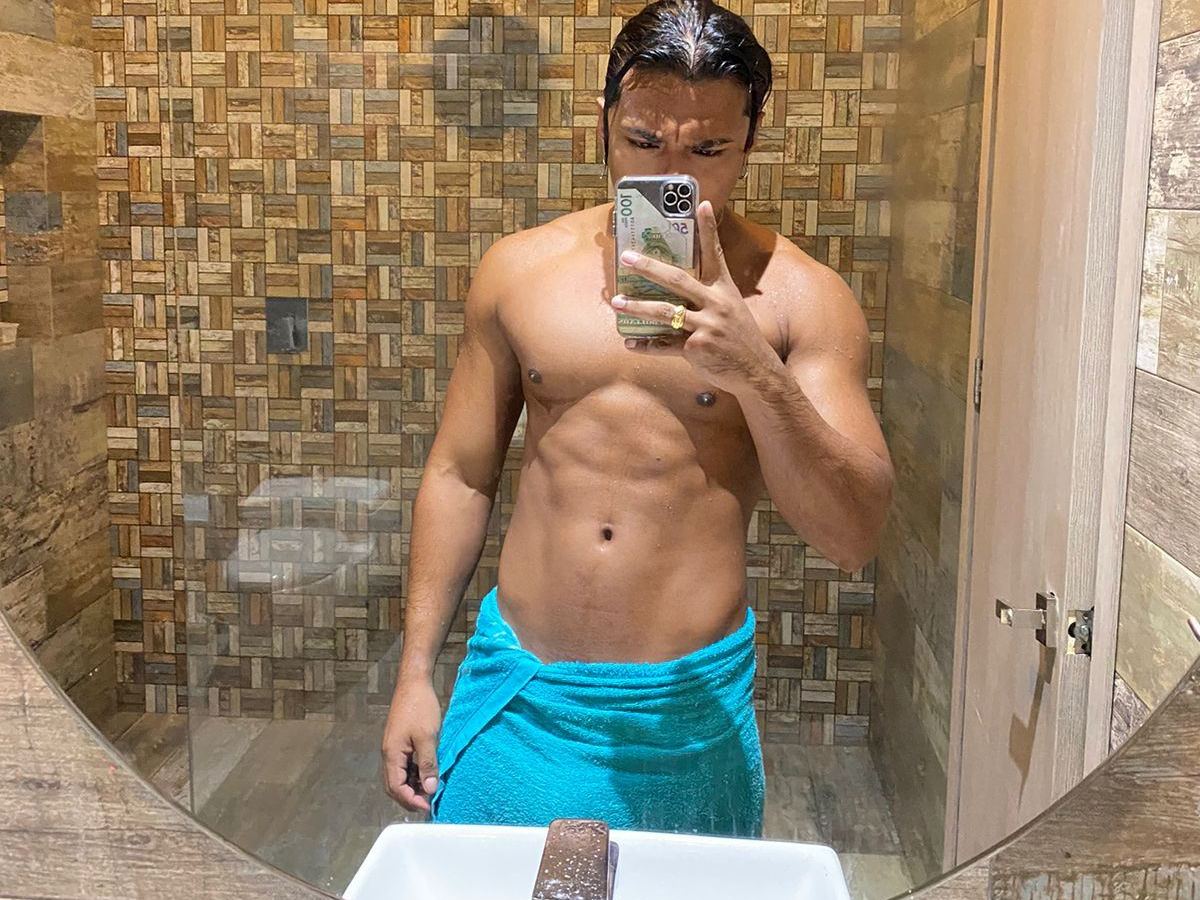 KlaytonRyu profilbild på webbkameramodell