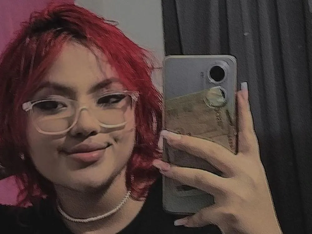 AlanahMore profielfoto van cam model