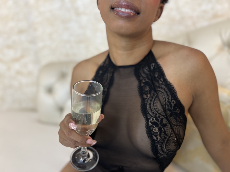 Performer JULIAWILSSON Photo 12