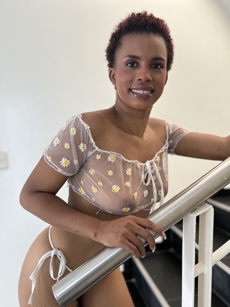 Performer JULIAWILSSON Photo 7