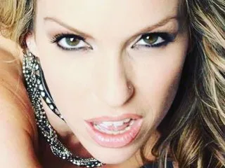 Imagen de perfil de modelo de cámara web de CourtneyCummz