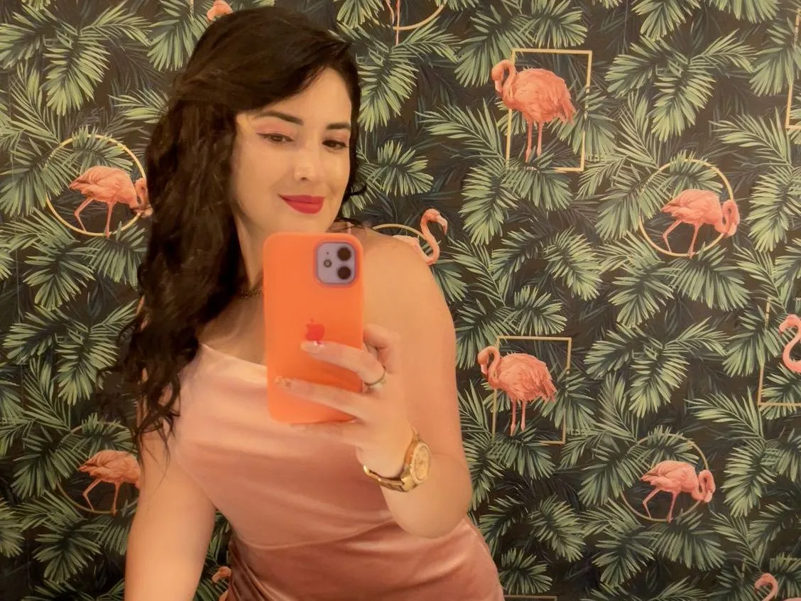 MiaSaint profilbild på webbkameramodell