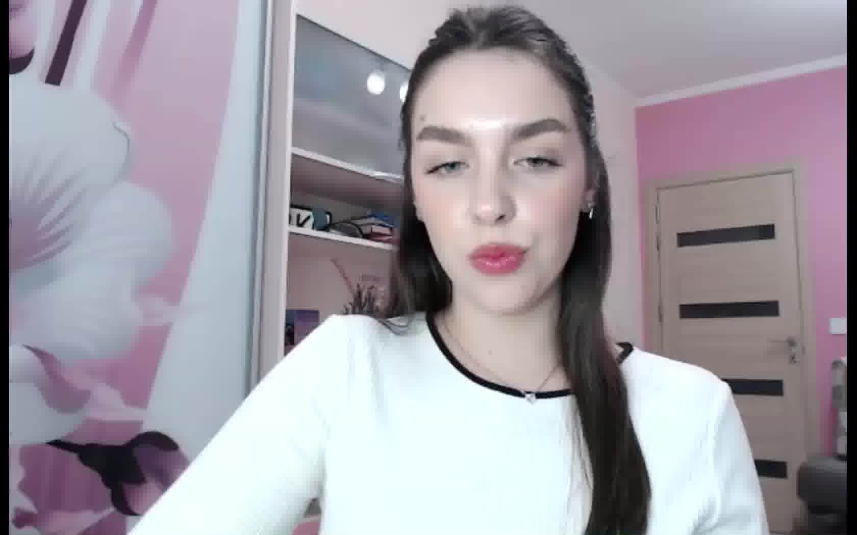 Performer SimiLove Video 1