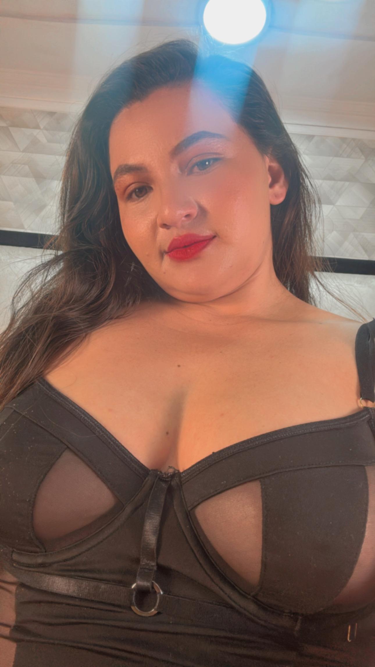 Performer JuliaTaylor19 Photo 3