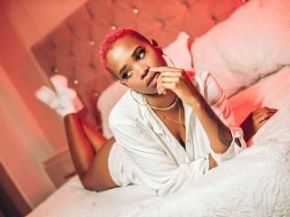 Imagen de perfil de modelo de cámara web de ZulaySwinny