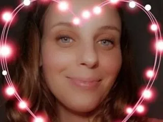 Image de profil du modèle de webcam cute44