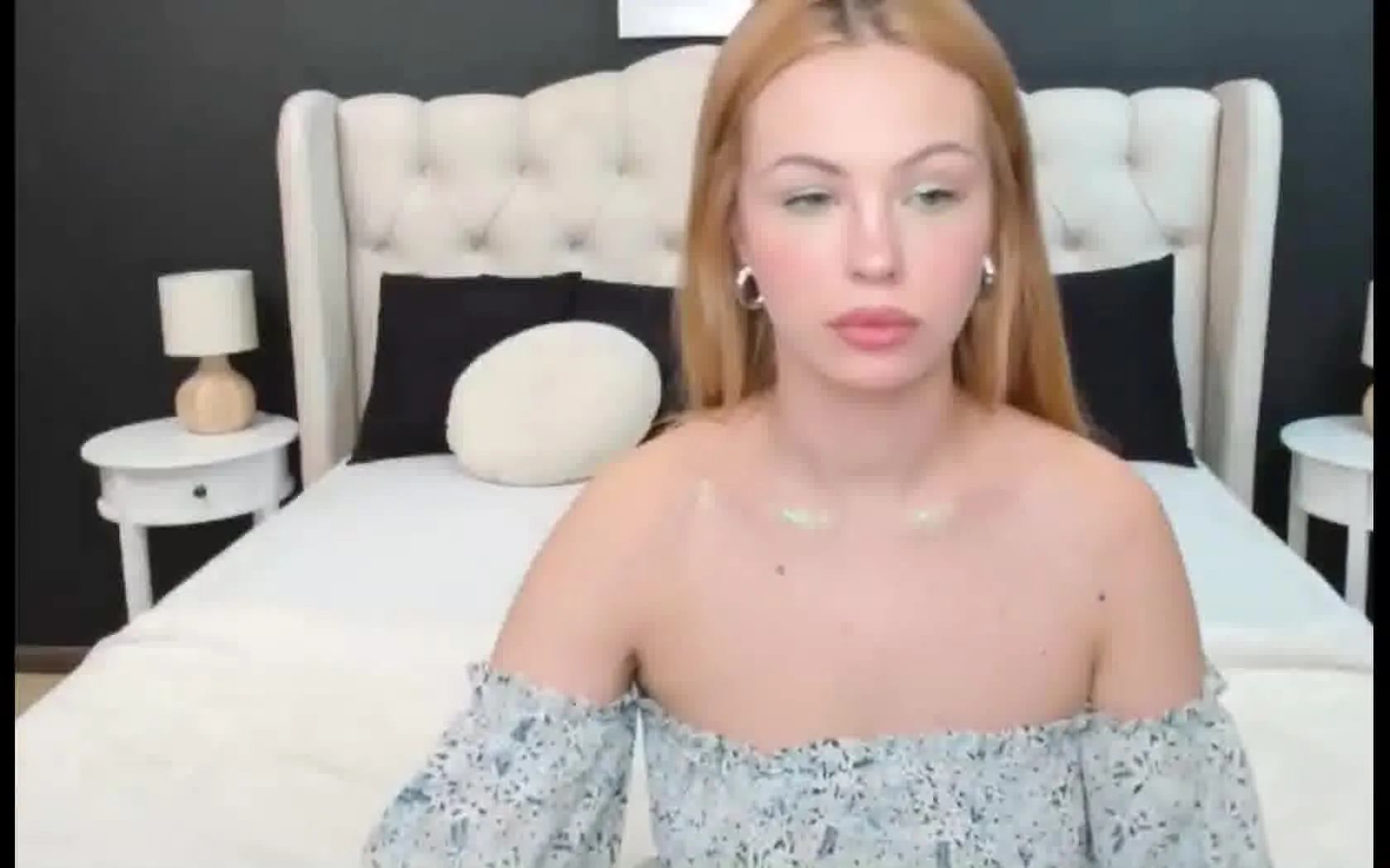 Intérprete FoxyKisss Video 1