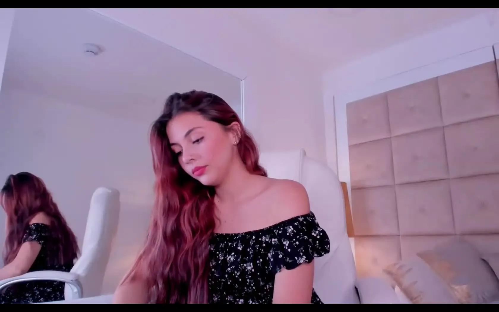 Performer MartiinaJoness Video 1