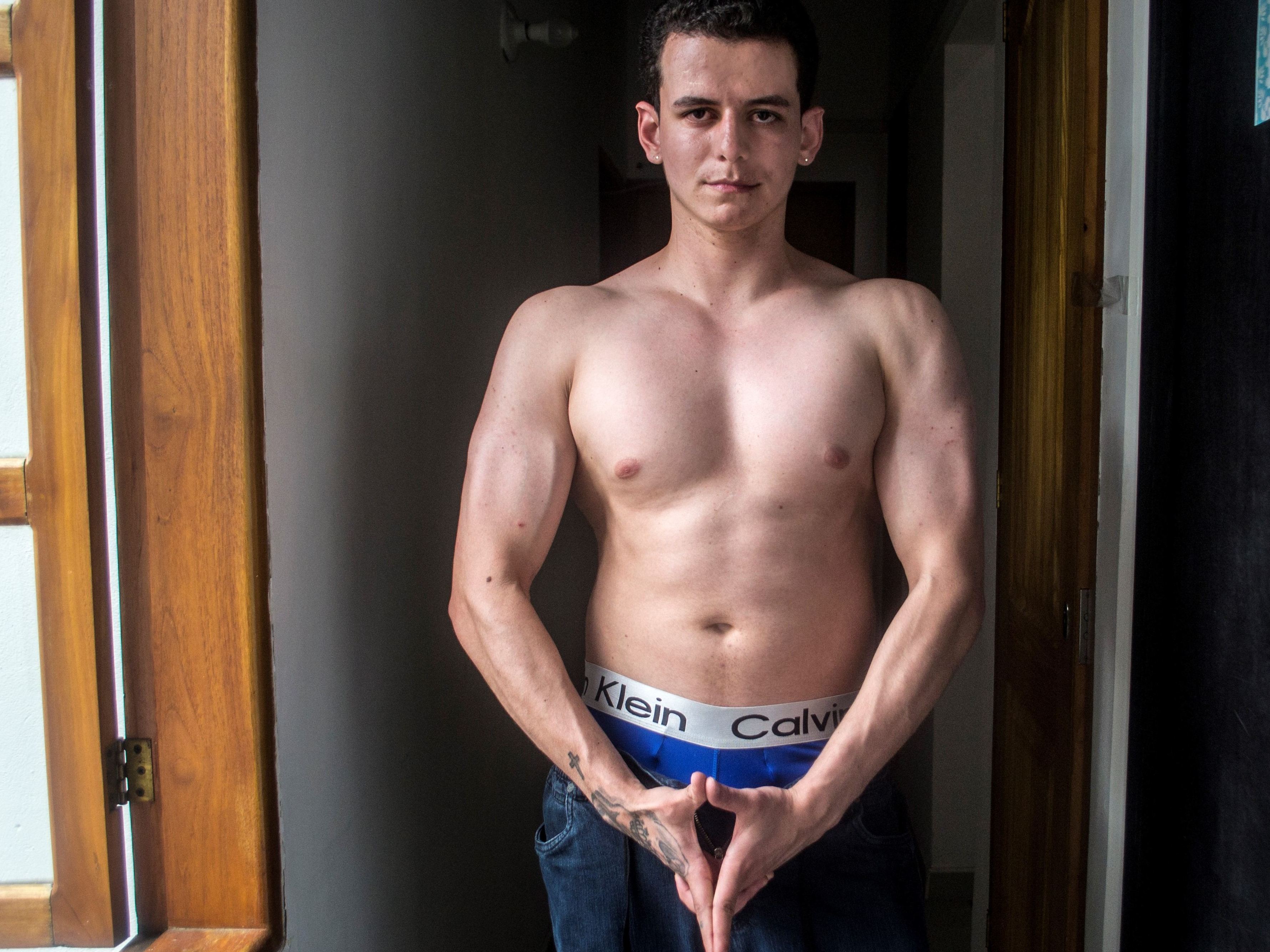 Image de profil du modèle de webcam Sexxxyboy69