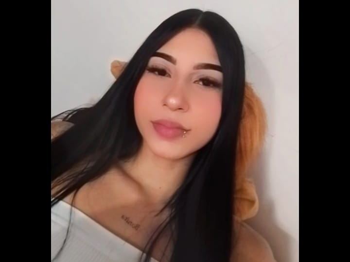 Image de profil du modèle de webcam Alaia333